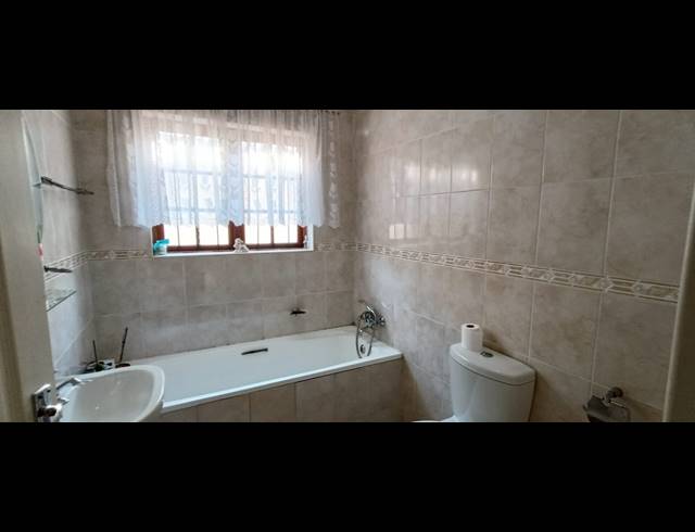 3 BEDROOM TOWNHOUSE FOR SALE IN REYNO RIDGE